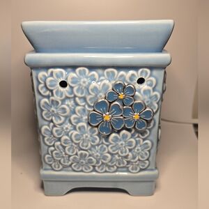 Scentsy Forget-Me-Not Wax Warmer, Retired, Alzheimer's Awareness